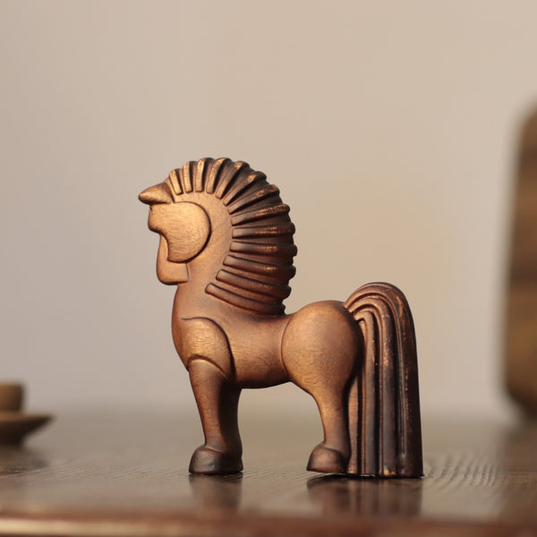 Wooden Horse Sculpture – Nordic Folk Art, Hand-Carved